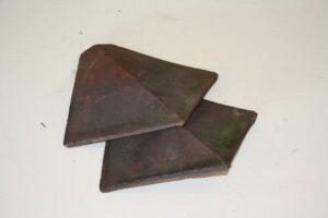 Hand Made Red Clay Arris Hip Tile Fitting for Timeless Roofing Elegance