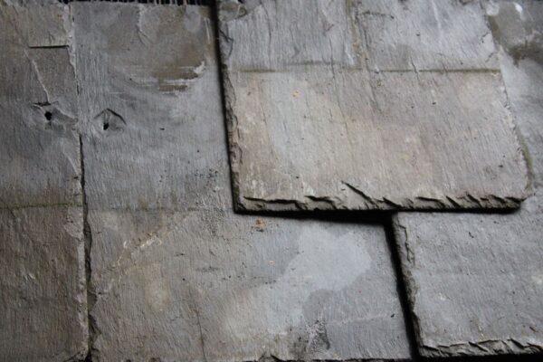 Reclaimed Roofing Slate Premium Welsh Purple 18 x 12 inch on Roof